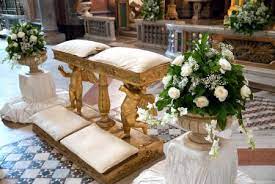 Wedding Flowers For Church Altars Lovetoknow Altar pedestal/pedestals at altar chest pedestal at the back of the church choir pew ends: wedding flowers for church altars