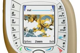 Nokia 7600 puts new spin on 3G phone design
