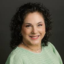 Kendra Bradshaw's Instagram, Twitter & Facebook