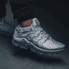 Nike Air Vapormax Plus Wolf Grey Grailify Sneaker Releases Nike Air Running Shoes For Men Sneakers Fashion