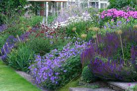Purple flowers can bring rich color to any garden. 30 Elegant English Garden Designs And Ideas