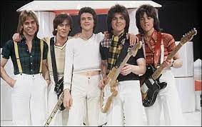 Les mckeown, the scottish lead singer of the '70s pop rock band bay city rollers known for the song saturday night, has died. Wife Has Forgiven My 12 Gay Affairs The Scottish Sun