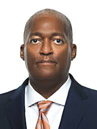 Leslie Ray's Instagram, Twitter & Facebook