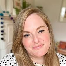 Alexandra Collier's Instagram, Twitter & Facebook