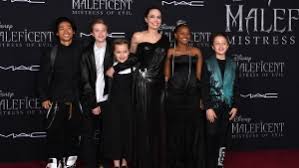 Mistress of evil at odeon imax waterloo on october 09, 2019 in london, england. Angelina Jolie Talks About Daughters Surgeries Ctv News
