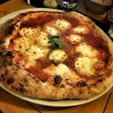 Pizza classica, pizza con farine speciali, pizza senza glutine, pinsa romana o alla pala. Firenze Dove Mangiare La Migliore Pizza In 10 Pizzerie