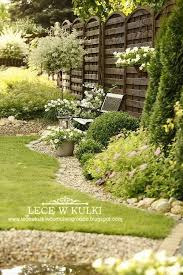 In Meinem Garten Gibt Es Nur Wenige Stauden Desha Desha Es Garten Gestalten Gibt M Backyard Landscaping Backyard Landscaping Designs Cottage Garden