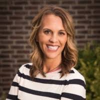 Tess Carr's Instagram, Twitter & Facebook