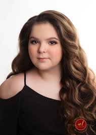 Today's Contestant Spotlight: Yeyetzi, the Tiny Duchess