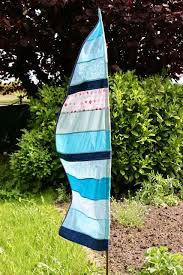 Eine Fahne Fur Den Garten Garten Design Garten Upcycling Windspiele Garten