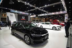 The 2022 honda accord will be released for sale in fall 2021 with the same specs, and same looks without any redesign. The 2021 Honda Accord Is Sporty And Competent According To Edmunds
