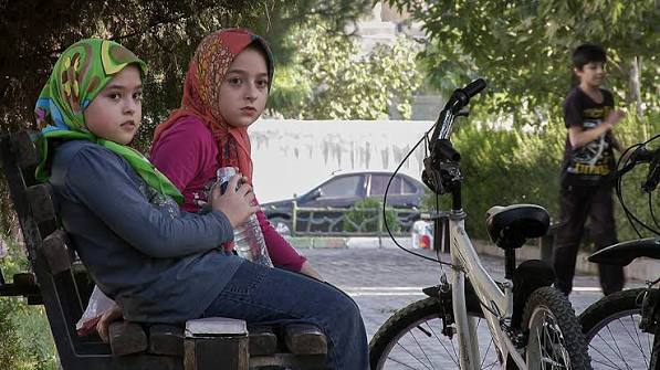 Cin&eacute;ma. &laquo; Toutes mes s&oelig;urs &raquo;, chronique familiale d'un Iran en mouvement - Marmar Kabir - Soroush Yari