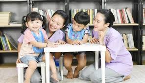 Mendorong batas untuk tahu seberapa jauh mereka bisa bantu anak menyikat giginya. Nanny Care Id Tawarkan Pengasuh Anak Online Kekinian Republika Online