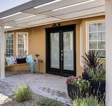 Backyard makeovers are supposed to make your backyard more relaxing and fun to be in, as well as more functional. Cheap Backyard Makeover Ideas Popsugar Home
