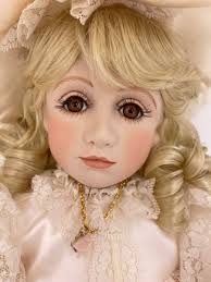 Vicki Walker Collection-Whisper Porcelain #24/350 18" #VW024