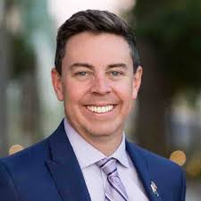 I DID SOMETHING I DID NOT SEE COMING… I got involve in the beauty industry  back in 2006 when I was supporting my wife to start her own beauty salon.  Since then,