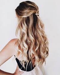 Short hairstyles are a timeless style that has been worn by fashionistas across the country. Date Night Hairstyle Hairstyles Date Night Hairstyles First Date Hairstyles Pony Tails Curly Hair Hairstyles For Long Hair Styles Half Up Hair Half Up Curls