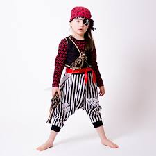 Wer sich das typische rollenspiel einer wilden rasselbande einmal genauer anschaut, hat. Jackie Sparrow Pattydoo