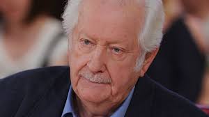 Ces dernières années, pierre bellemare, reclus dans son manoir du périgord, était bien moins sollicité. Mort De Pierre Bellemare Quand L Animateur Se Livrait Sur Sa Surprenante Double Vie Voici