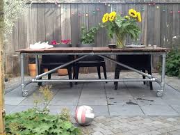 grote tuintafel met wielen tuintafels buiten pergola huis en tuin