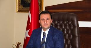 İstanbul'un avcılar i̇lçesi'nde belediyesi başkanlığını kazanan turan hançerli (44),türkiye'nin ilk engelli belediye başkanı oldu. Ak Parti Izmir Menderes Belediye Baskan Adayi Bulent Soylu Kimdir Bulent Soylu Kac Yasinda