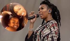 Til that robert smith has his own manga! R B Singer Brandy Norwood S 17 Yr Old Daughter Syrai Smith Is Now Modeling For Privileged Apparel Pics Page 4 Of 5 Popularsuperstars