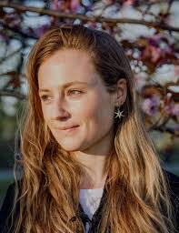 Alex Vara's Instagram, Twitter & Facebook