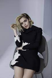 Nov 21, 2018 · olivia sanabia vs. Kiernan Shipka Photoshoot For Wwd October 2018 Celebmafia