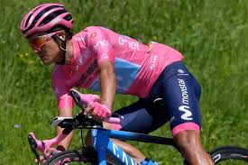 Accusé par le directeur sportif de movistar d'être « déloyal », le vainqueur du dernier giro richard carapaz, désormais membre de l'équipe d'ineos, s'est défendu. Ineos Signs Giro D Italia Winner Richard Carapaz Cycling Today Official