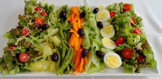 Experimente esta receita de salada colorida de atum com legumes, que além de gostosa, é fácil de fazer. Receitas Saborosas Receitas De Saladas Cozidas