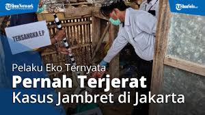 D e cm aku disini terus menanti ho. Chord Kunci Gitar Dan Lirik Lagu Aisyah 2 Five Minutes Aku Kecewa Aisah Tak Pulang Pulang Tribun Solo