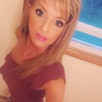 Lisa Sealey's Instagram, Twitter & Facebook