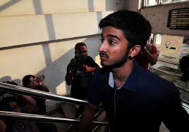 Keadaan okt yang maut dipercayai terjatuh dari tingkat lima mahkamah sesyen dan majistret pulau pinang, hari ini. Suv Terjunam Ke Laut Kes Disebut Semula 4 April Ini Utusan Borneo Online