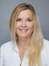 Holistic Email Marketing: A practical philosophy to revolutionise your  business and delight your customers : Pay, Kath: Amazon.in: Books