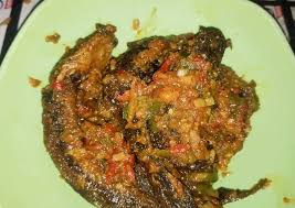 Deep fried catfish served with balado sauce. Resep Lele Sambal Balado Kekinian