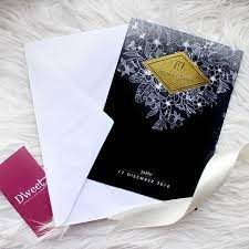 Pelanggan melihat draft design kad kahwin, tag terima kasih, sticker button dan apa sahaja berkaitan produk kami. Hitam Gold Melahirkan Rasa Eksklusif Khas Untuk Mereka Yang Sukakan Gaya Elegan Apa Lagi Just Do Dweetcard Acelebrationofsweetstory