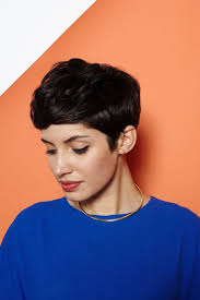 Coiffure femme très courte et originale. Coupe Pixie En 20 Idees A Ne Pas Manquer Osez La Coupe Courte Cette Annee