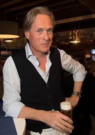 Axa investment managers) met mensen die het beter weten. Jort Kelder Koninklijke Hfc