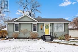 3206 Forest Glade Drive, Windsor — For Sale @ $559,900