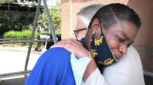 Kroger Manager Hires Homeless Woman Who Was Sleeping In The Store's Parking  Lot