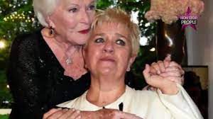 Pour son bien, mimie mathy a mis sa carrière entre parenthèses cette année. Mimie Mathy En Larmes Lorsqu Elle Recoit La Legion D Honneur Video Dailymotion