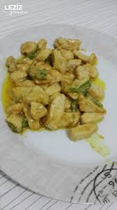 Pure Yataginda Tavuk Sote Yemek Tarifi Yemek Yemek Tarifleri Yeme Icme