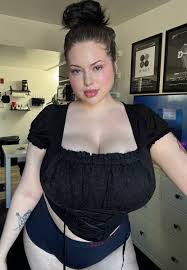 Idc ab the size, as long as they dont either look like bologna or a damn  beach ball like these stupid porn stars then Im good with em.