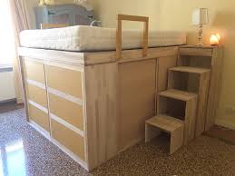 Große auswahl an schlafzimmerschränken und mehr entdecken ➤ jetzt bestellen & sparen! Platzsparendes Bett Mit Schrank Mit Turen Idfdesign