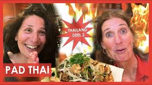 PAD THAI: van dit nationale gerecht van Thailand word je ultiem gelukkig!  SUBTITLES AVAILABLE