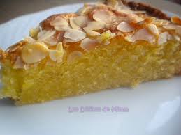Dans un bol, fouetter ensemble la farine, la poudre d'amande ajouter les tranches d'amandes sur le dessus. Gateau Fondant Aux Amandes Les Delices De Mimm
