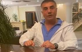 Eroin satio diye nuri alcoyu et ezmeye yarayan aletle doven ama düğmeye basılmıştı bir kere. Sedat Peker Makedonya Dan Sinir Disi Edildi Turkiye Ye Iade Edilecek Tr724