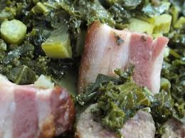 Wir nehmen uns heute einmal die sehr bodenständige variante mit kartoffeln, speck und würsten vor. Grunkohl Mit Mettenden Und Speck Paleo Lowcarb