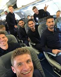 Phút 90+2, khi thomas muller được rút ra khỏi sân, trên màn hình lớn tại wembley đã hiển thị hình ảnh một bé gái là cđv tuyển đức bật khóc khi đội nhà đã hết hy. Ä'á»™i Tuyá»ƒn Ä'á»©c Sá»Ÿ Há»¯u Nhiá»u Hot Boy Nháº¥t World Cup 2018 2sao