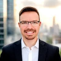 Darcy Hamilton's Instagram, Twitter & Facebook